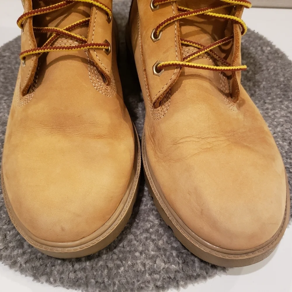 Timberland Classic work Boots 10960 Youth Boys Size 5.5 (GOOD CONDITION)